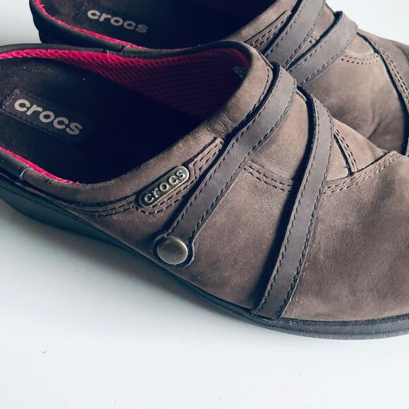 CROCS Neria Pro 2 Slip Resistant Women's 7 Brown Leather Comfort Mule Clog - Picture 9 of 10